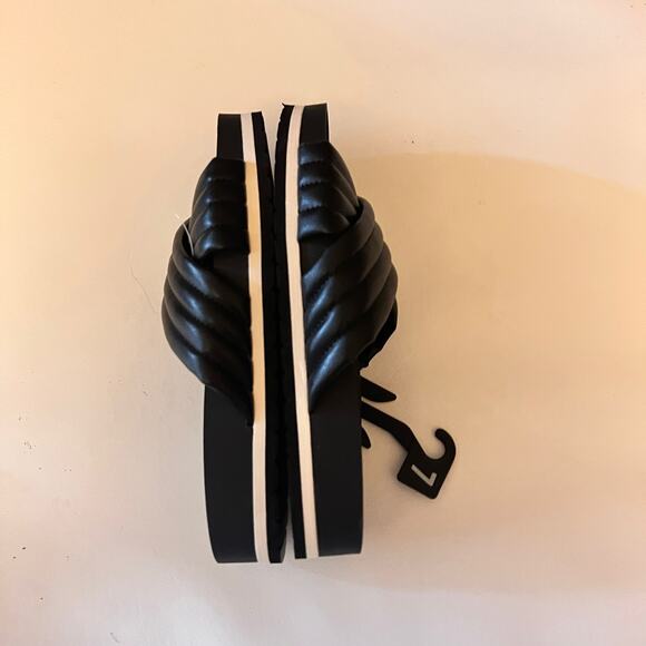 Time and Tru Women's Cross Strap Black Sandals  Sz 7 - Picture 8 of 13